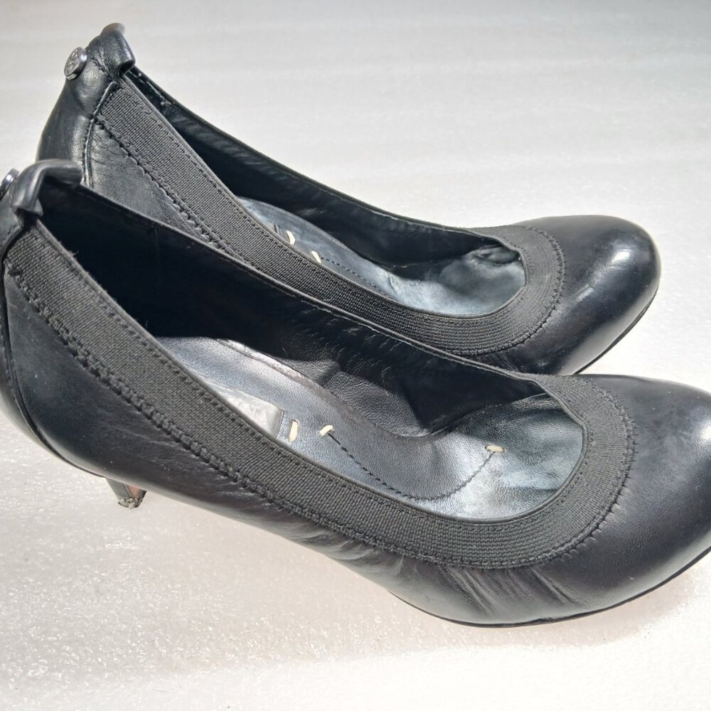 BCBGMAXAZRIA Black Leather Classic Pumps Heels Size 8 Cleaned & Conditioned Good
